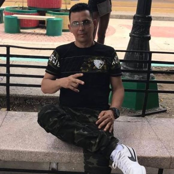 Meet your Posher, Yovanis - Picture 1 of 1